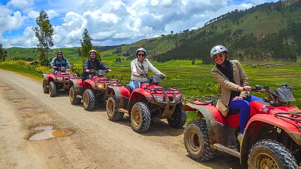Tour Laguna de Huaypo y Salineras de Maras en Cuatrimotos