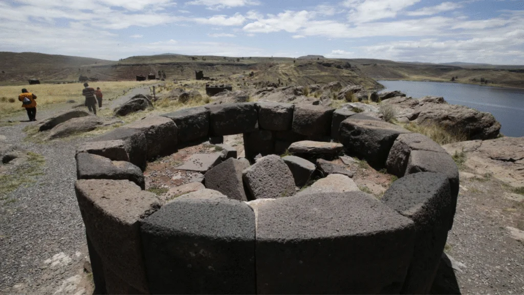 Tour Excursión Chullpas de Sillustani Medio Día