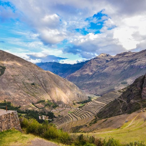 Valle Sagrado de los Incas finalizando en Ollantaytambo